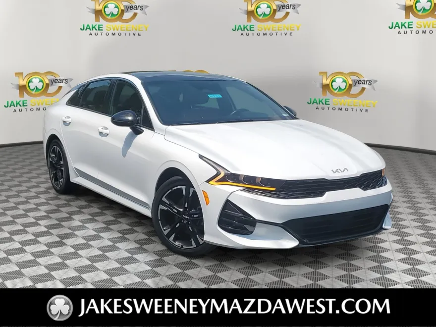 2022 Kia K5 GT-Line photo 1