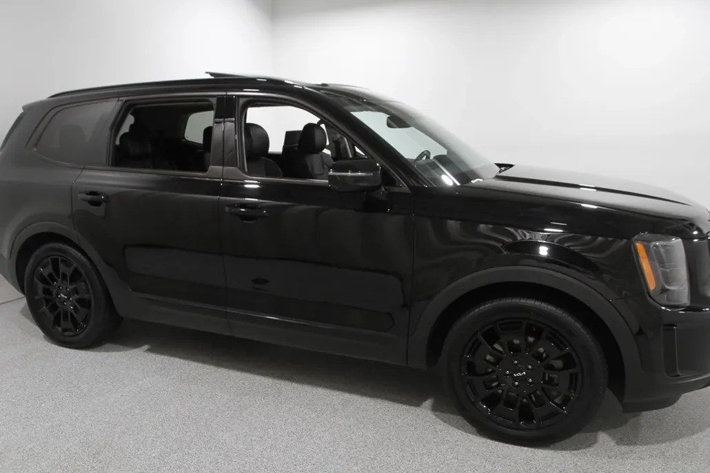 2022 Kia Telluride SX photo 1