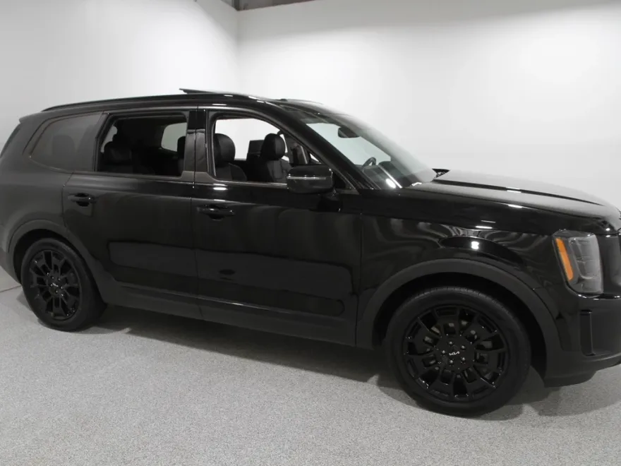 2022 Kia Telluride SX photo 1