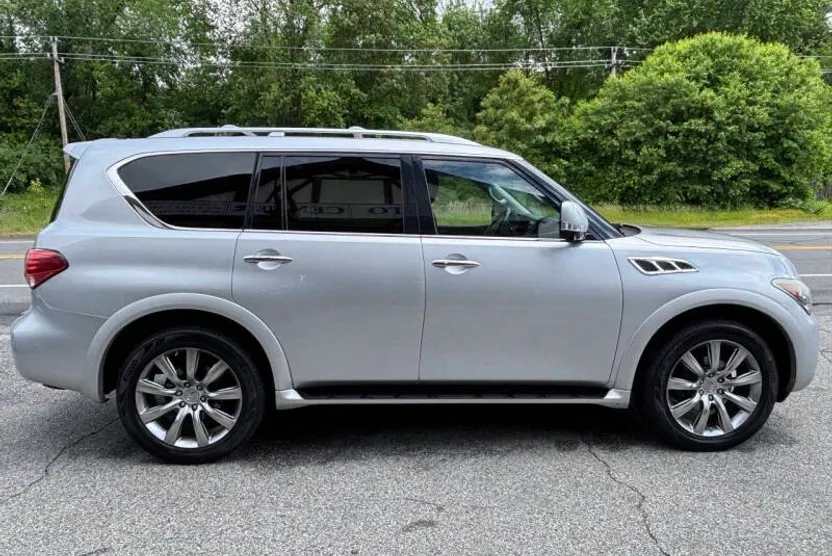 2013 Infiniti QX56 photo 1