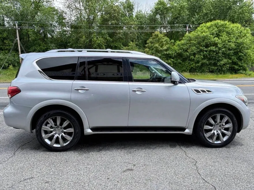 2013 Infiniti QX56 photo 1