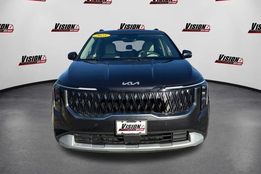 2025 Kia Carnival EX photo 1