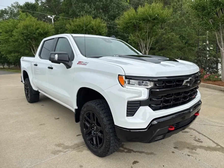 2025 Chevrolet Silverado 1500 LT Trail Boss photo 1