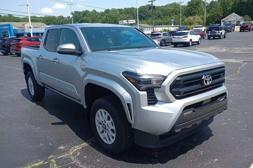 2024 Toyota Tacoma SR5 photo 1