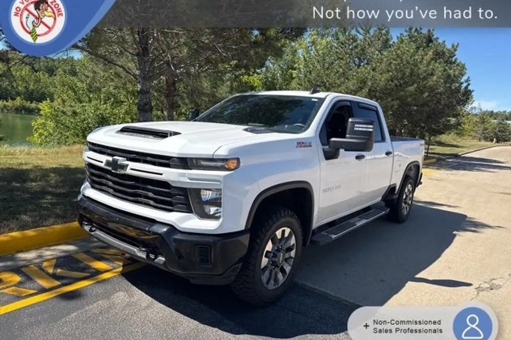 2024 Chevrolet Silverado 2500HD Custom photo 1