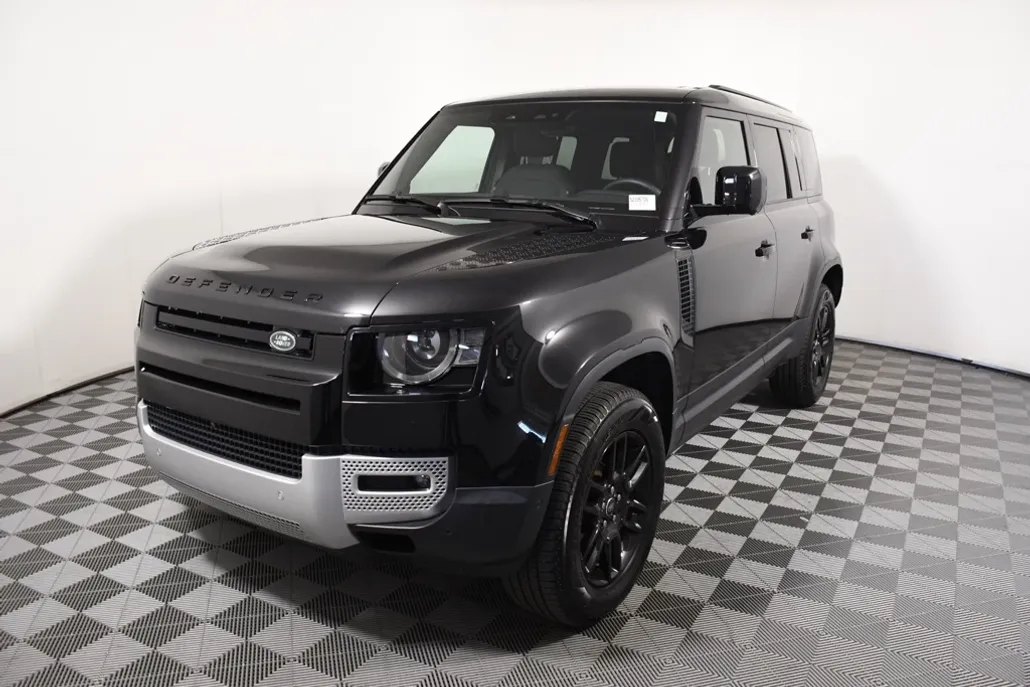 2025 Land Rover Defender 110 S photo 1