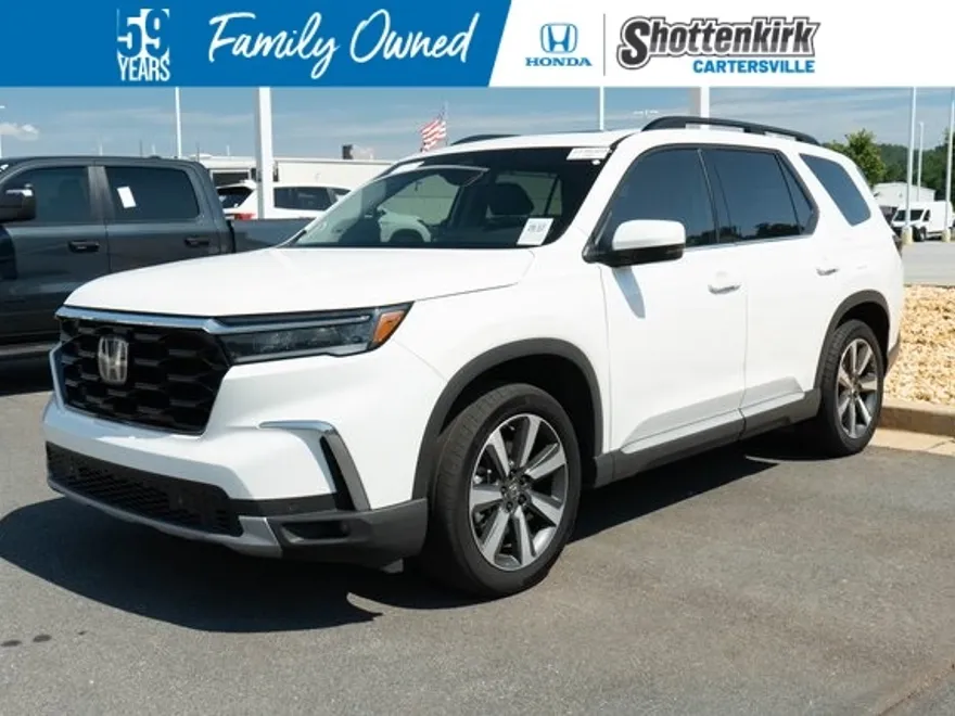 2025 Honda Pilot Touring photo 1