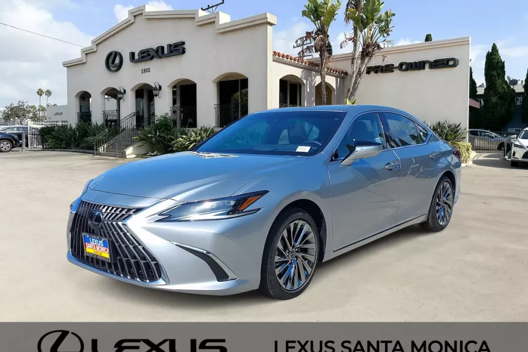 2025 Lexus ES 300h Luxury photo 1