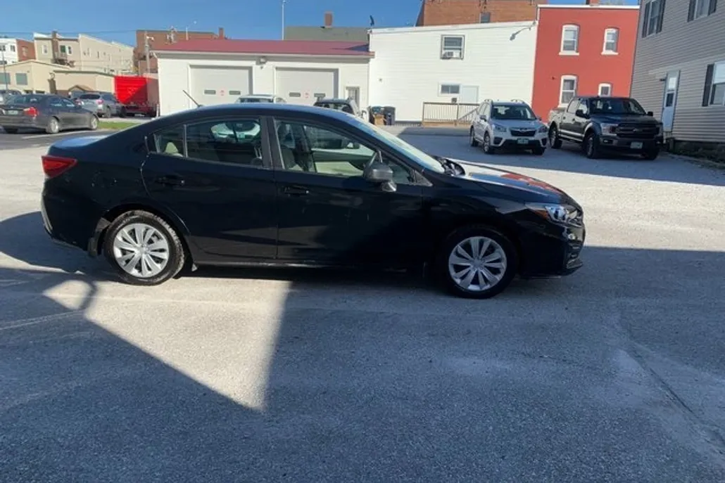 2019 Subaru Impreza 2.0i photo 1