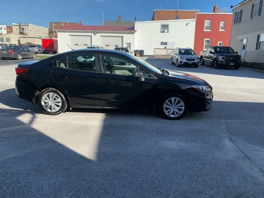 2019 Subaru Impreza 2.0i photo 1