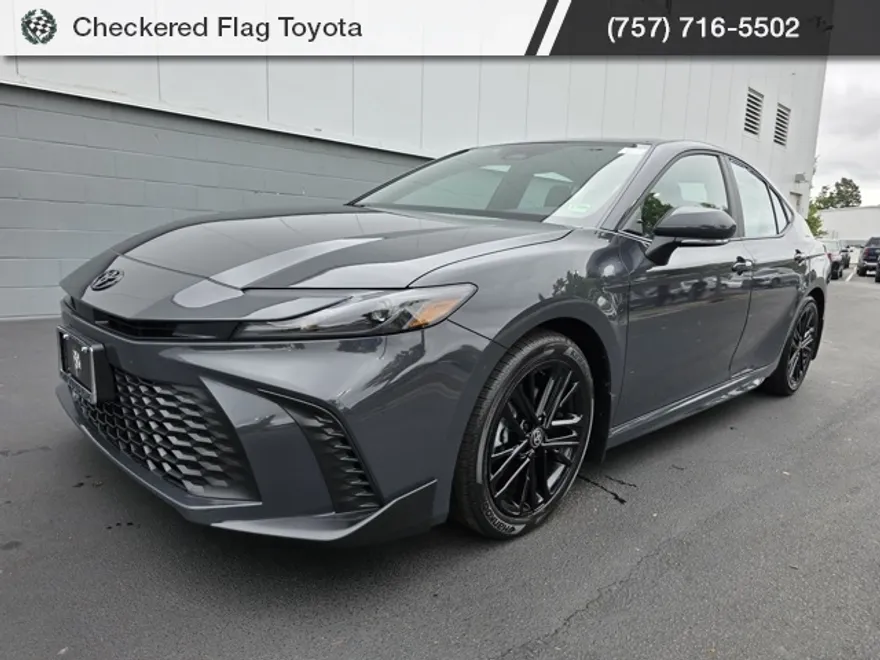 2025 Toyota Camry SE photo 1