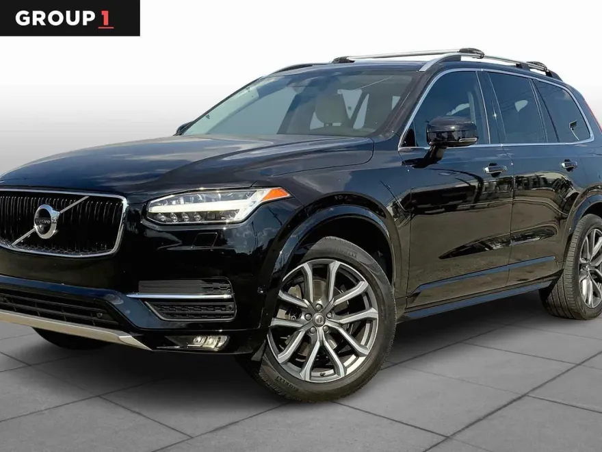 2017 Volvo XC90 Momentum photo 1