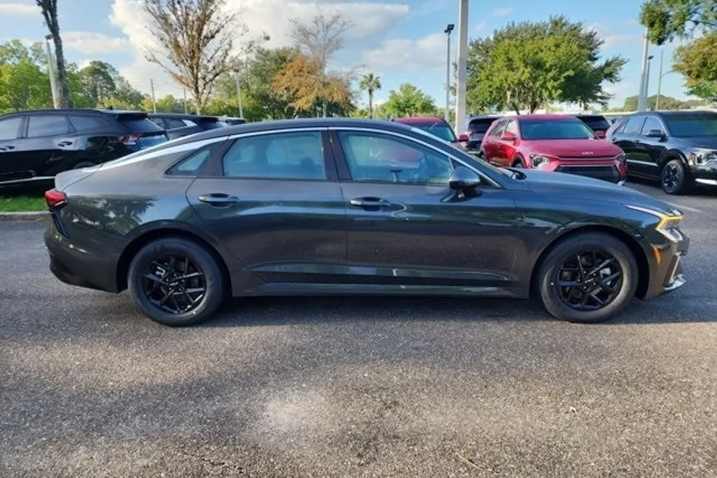 2025 Kia K5 LXS photo 1