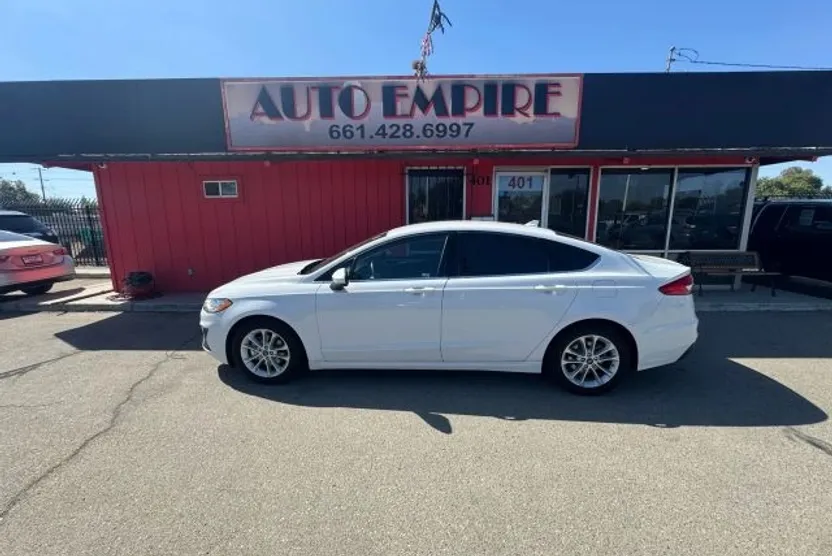 2020 Ford Fusion SE photo 1