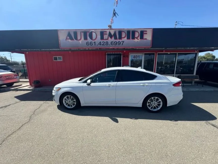 2020 Ford Fusion SE photo 1