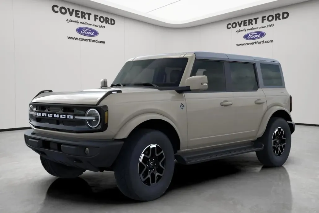 2025 Ford Bronco Outer Banks photo 1