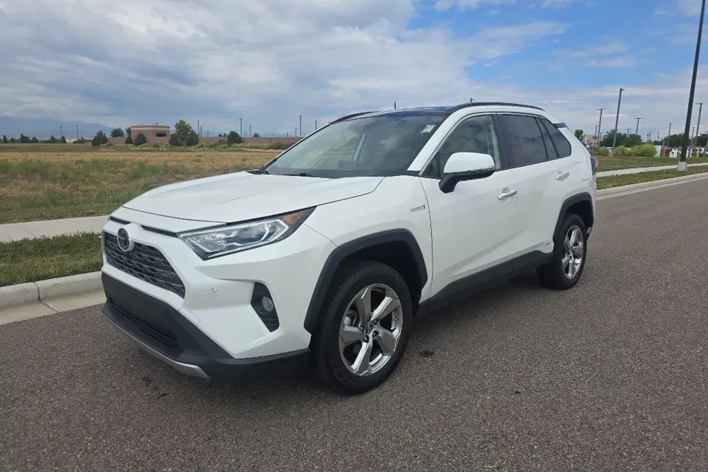 2019 Toyota RAV4 Hybrid Limited photo 1