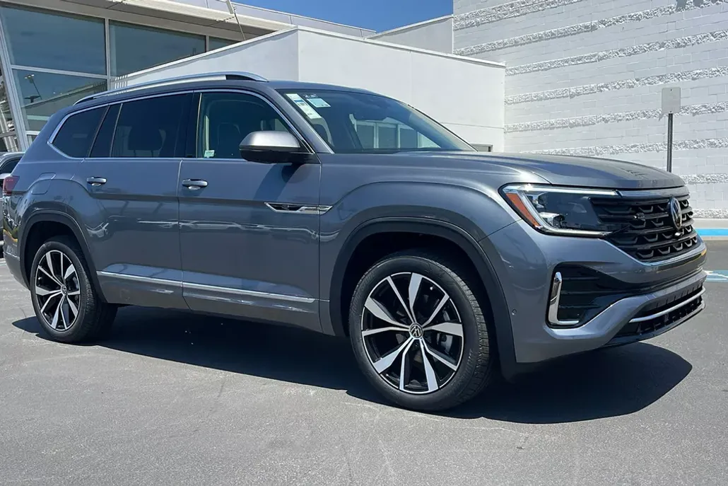 2025 Volkswagen Atlas SEL Premium R-Line photo 1