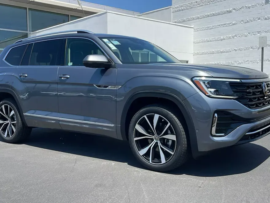 2025 Volkswagen Atlas SEL Premium R-Line photo 1