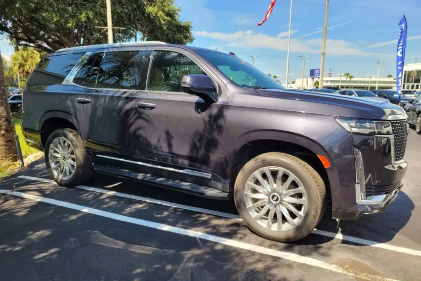 2022 Cadillac Escalade Premium Luxury photo 1