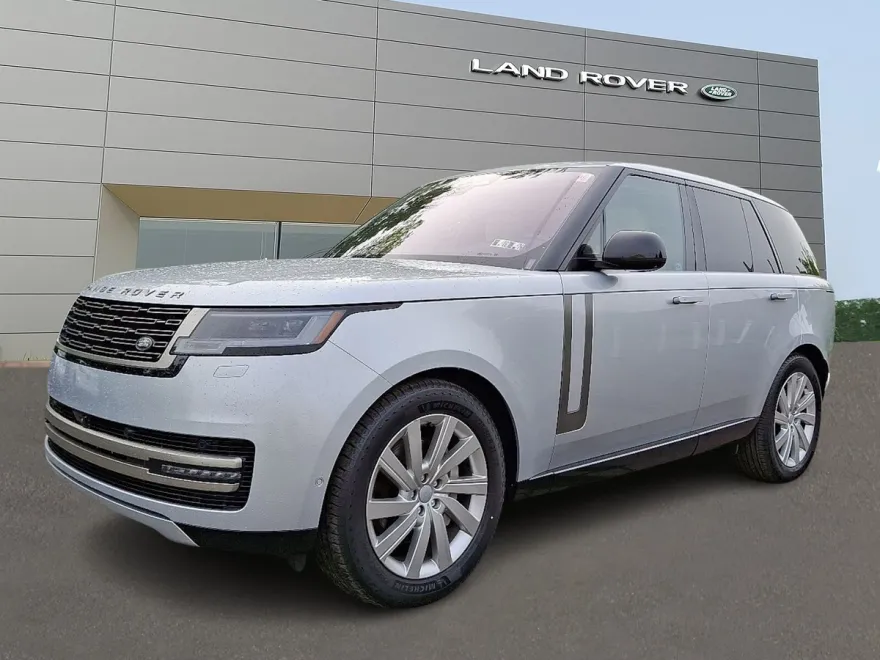 2023 Land Rover Range Rover SE photo 1
