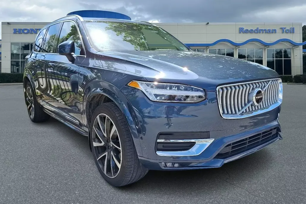 2023 Volvo XC90 Plus Sport photo 1