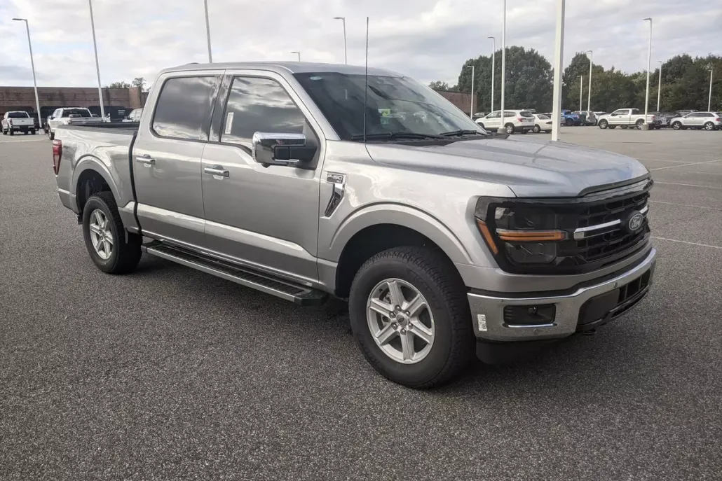 2025 Ford F-150 XLT photo 1