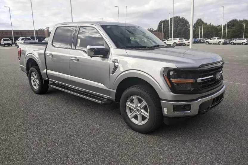 2025 Ford F-150 XLT photo 1