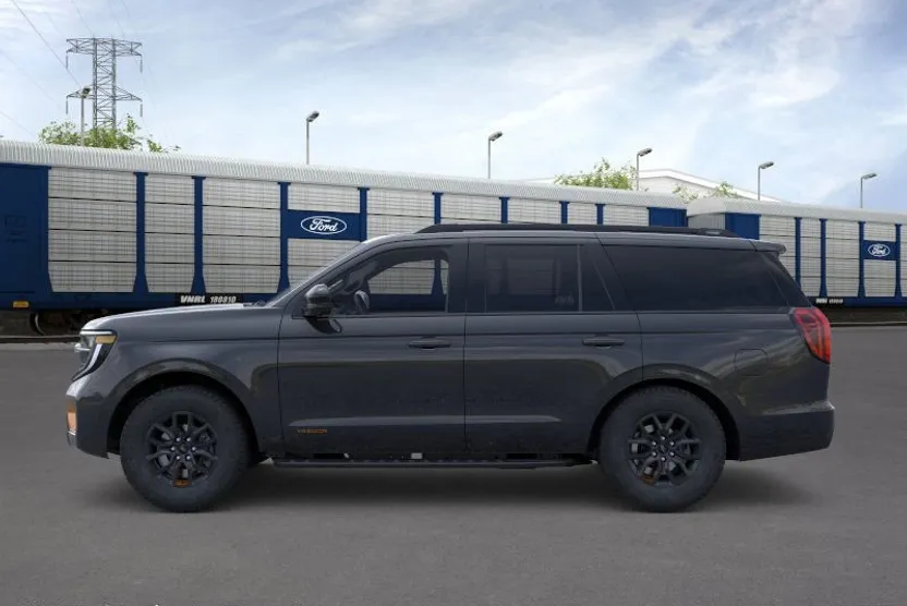 2025 Ford Expedition photo 1