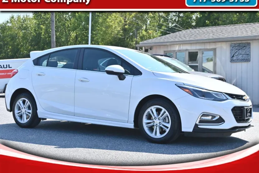 2018 Chevrolet Cruze LT photo 1