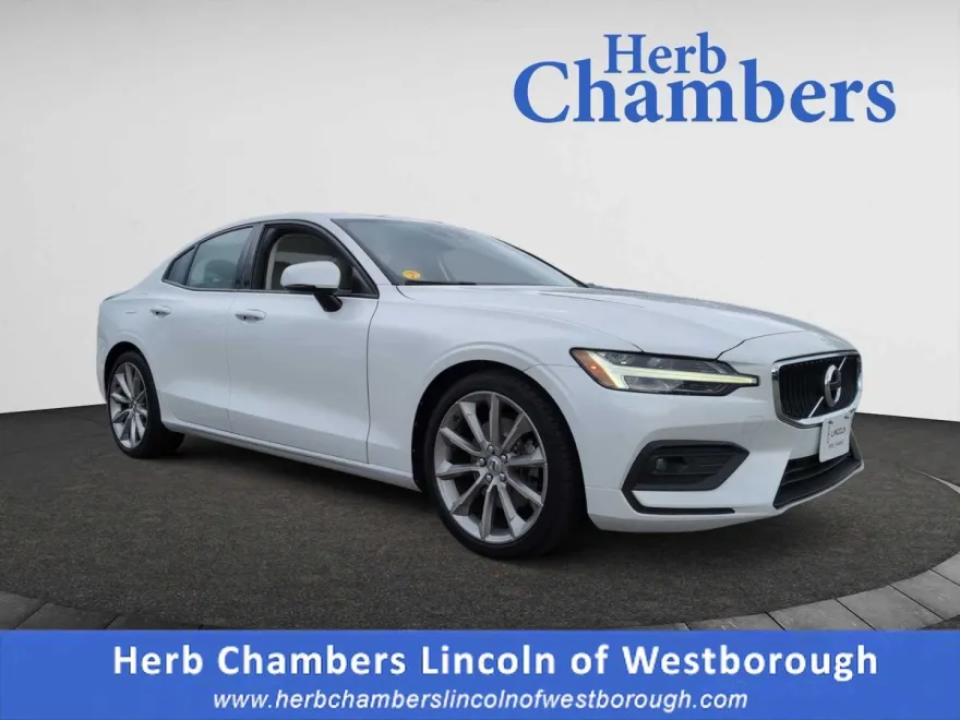 2021 Volvo S60 T5 Momentum photo 1