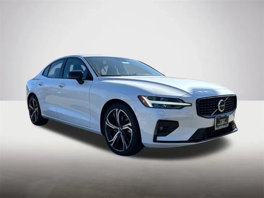 2024 Volvo S60 B5 Plus photo 1