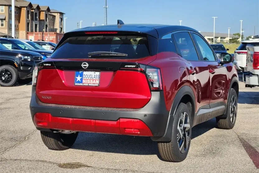 2025 Nissan Kicks SV photo 1