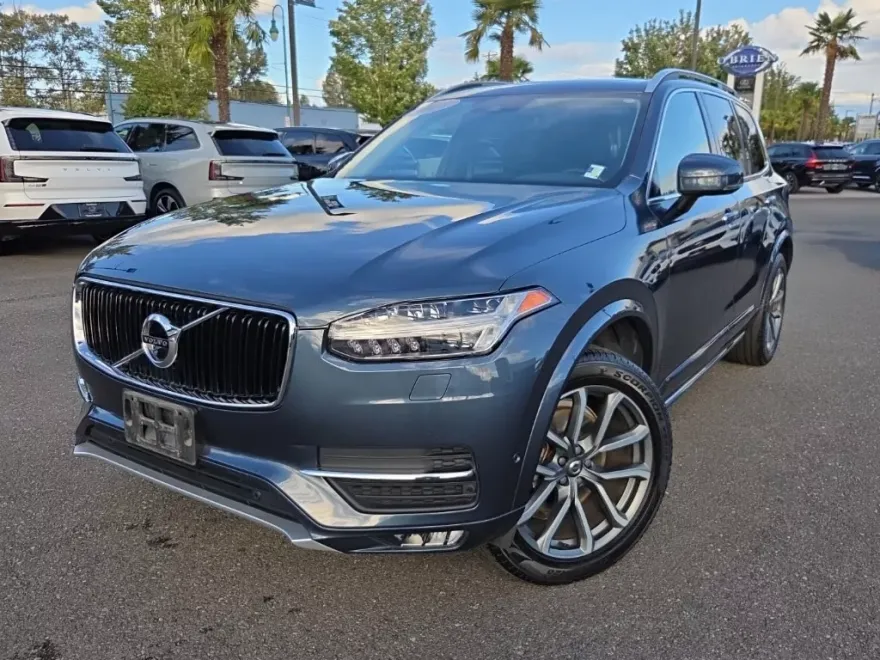 2018 Volvo XC90 T5 Momentum photo 1