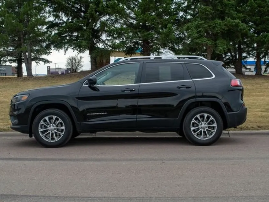2019 Jeep Cherokee Latitude photo 3