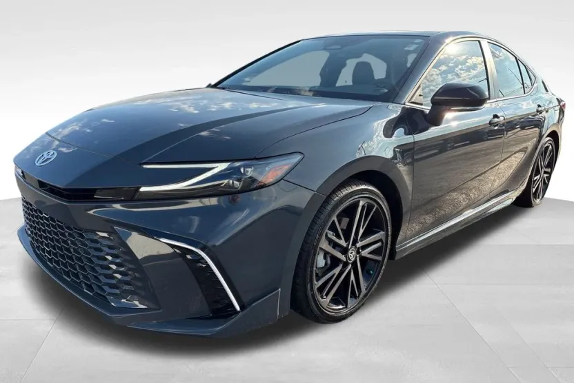 2025 Toyota Camry photo 1