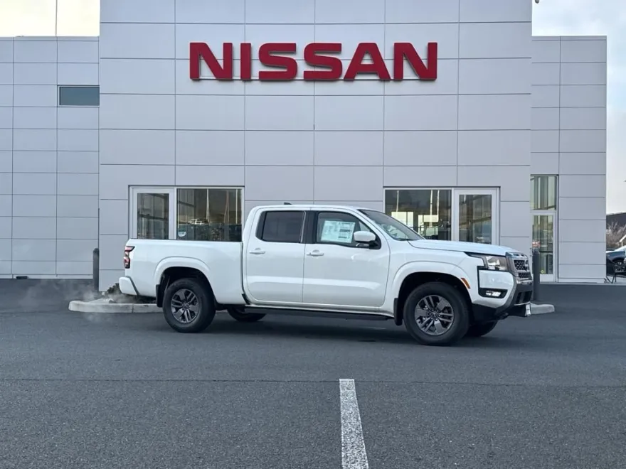 2025 Nissan Frontier SV photo 1