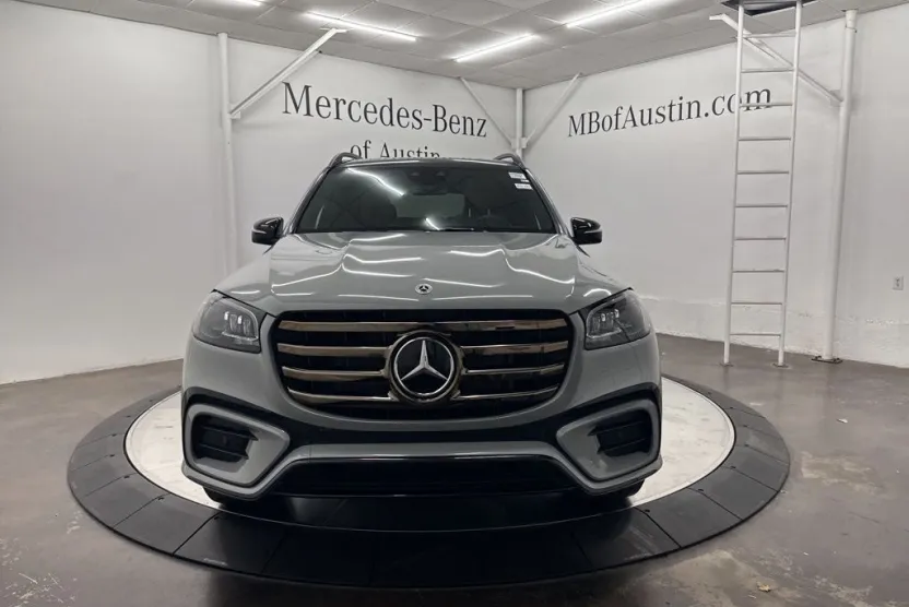 2026 Mercedes Benz GLS 450 4MATIC photo 1