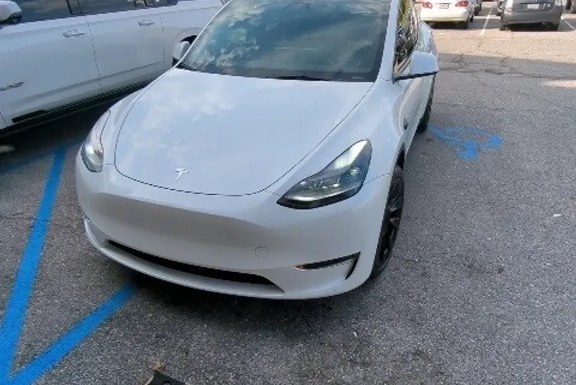 2023 Tesla Model Y Long Range photo 1