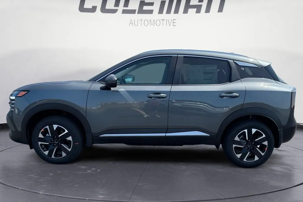 2025 Nissan Kicks SV photo 1