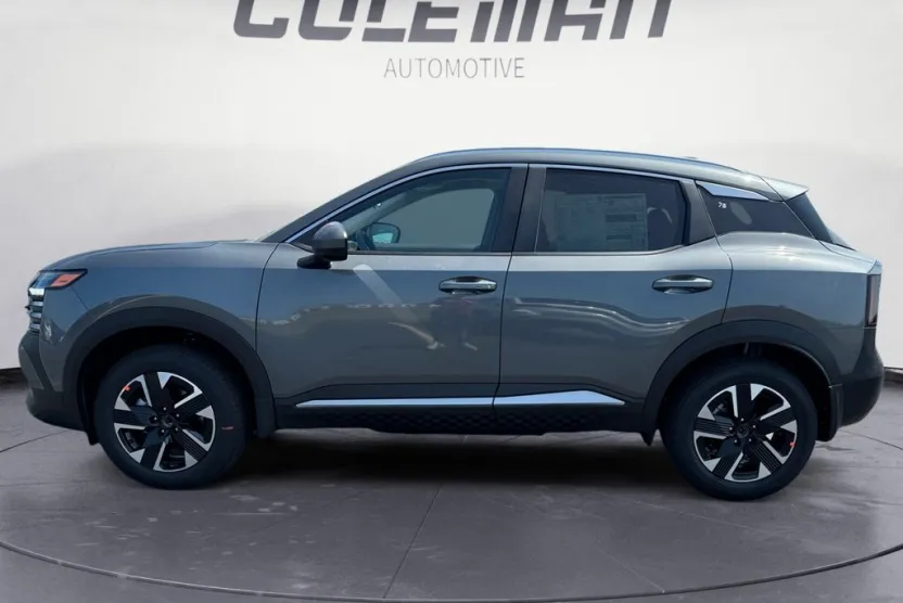 2025 Nissan Kicks SV photo 1