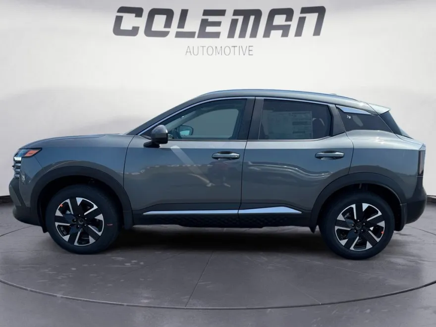 2025 Nissan Kicks SV photo 1