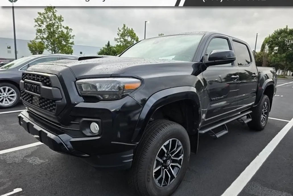 2020 Toyota Tacoma TRD Sport photo 1
