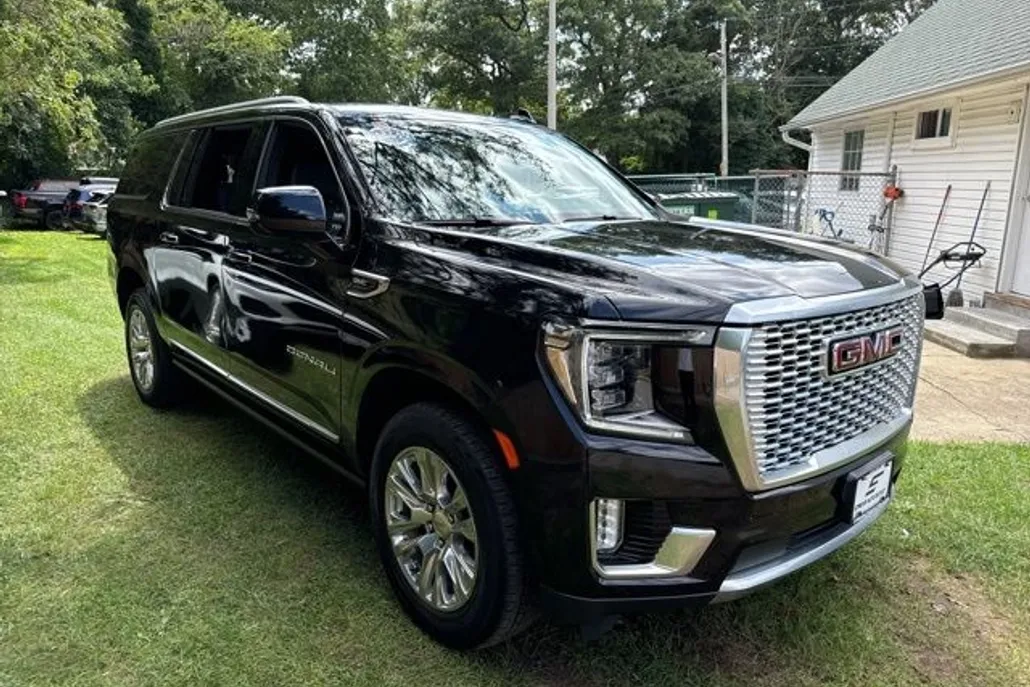 2021 Gmc Yukon XL Denali photo 1
