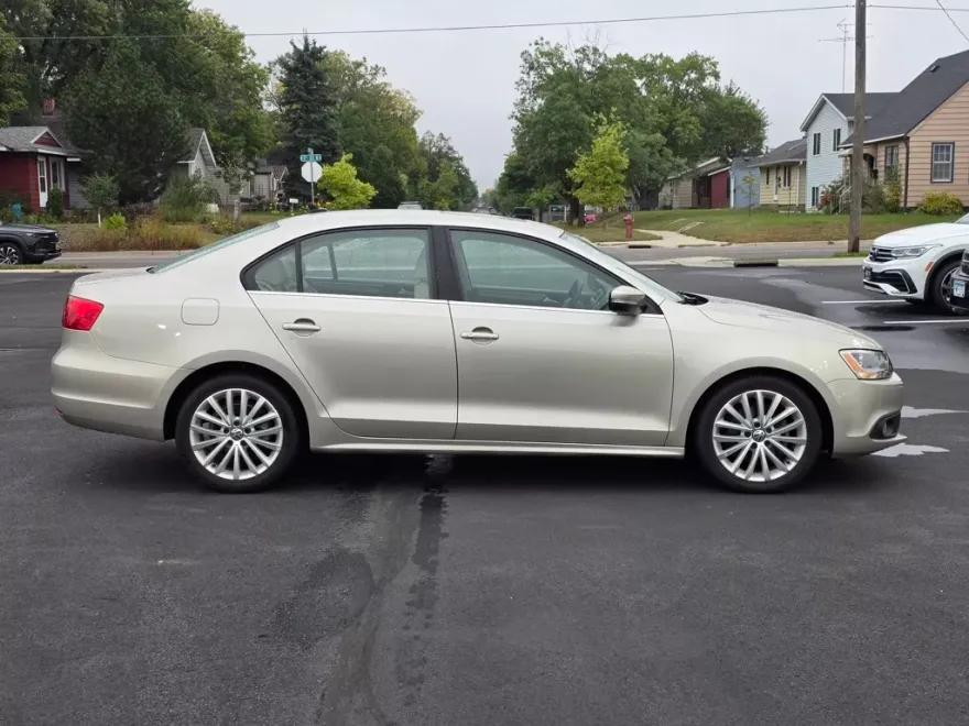 2014 Volkswagen Jetta 2.0 TDI Premium photo 1
