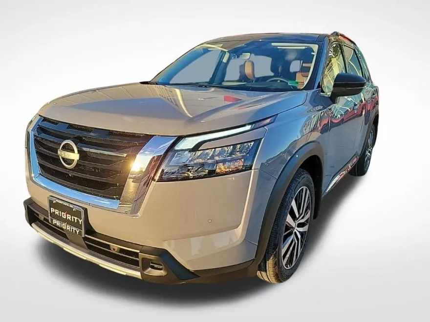 2025 Nissan Pathfinder Platinum photo 1