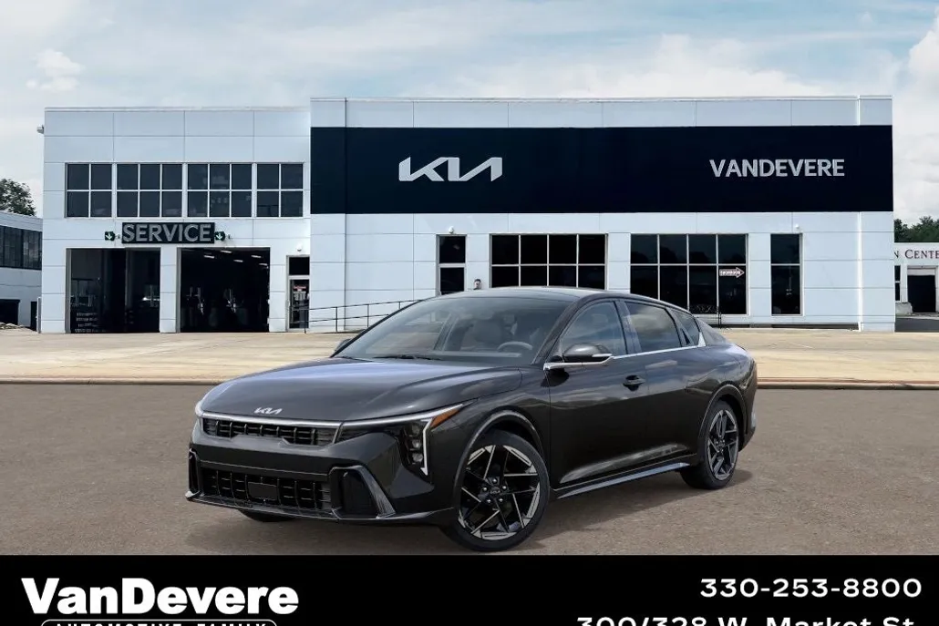 2025 Kia K4 GT-Line photo 1