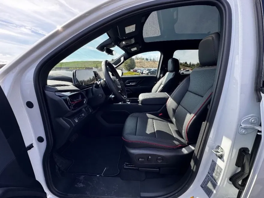 2025 Chevrolet Silverado EV RST photo 1