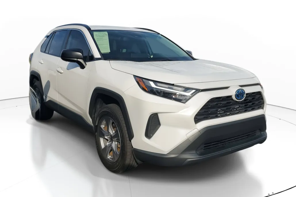 2024 Toyota RAV4 Hybrid LE photo 1