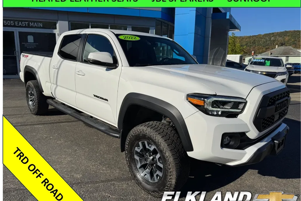 2022 Toyota Tacoma 4x4 SR5 photo 1
